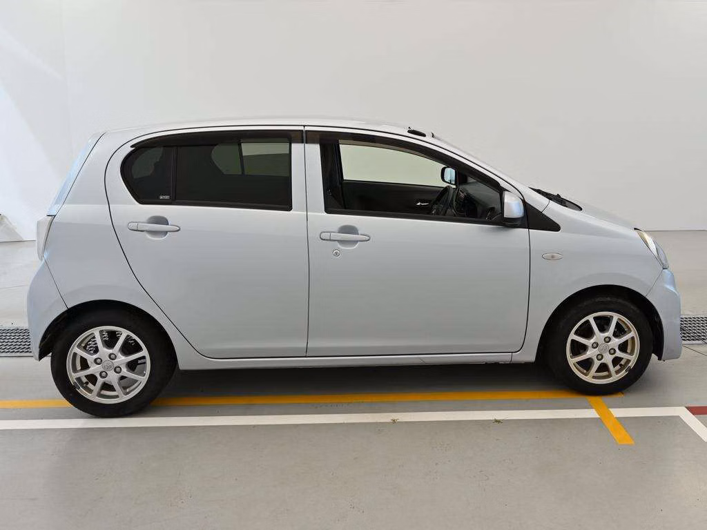 TOYOTA PIXIS EPOCH