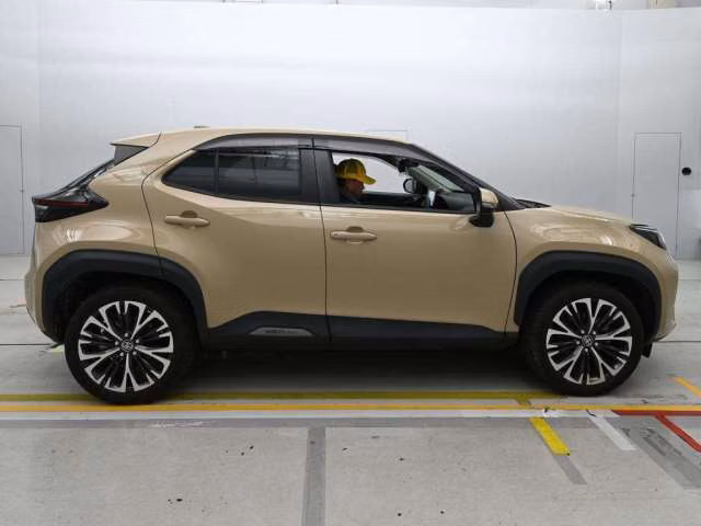 TOYOTA YARIS CROSS