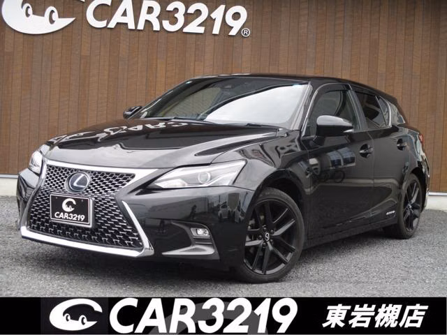 Lexus CT200h