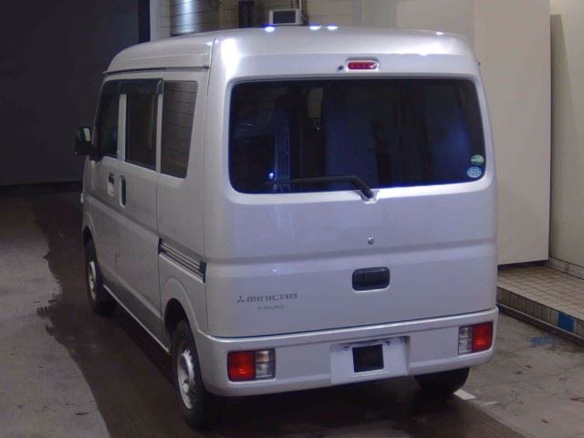 MITSUBISHI MINICAB