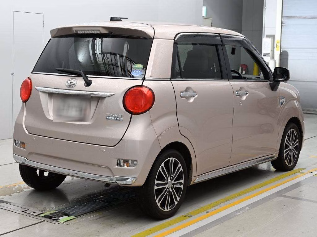 DAIHATSU CAST