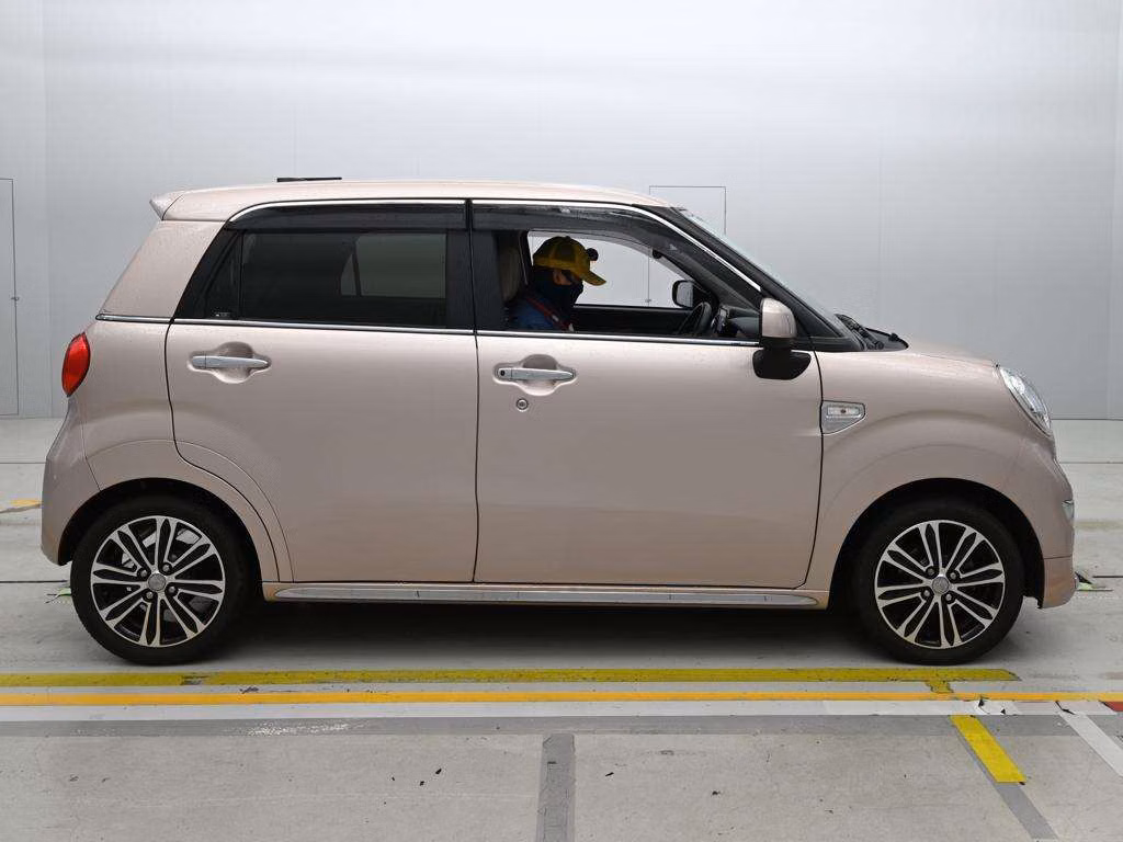 DAIHATSU CAST
