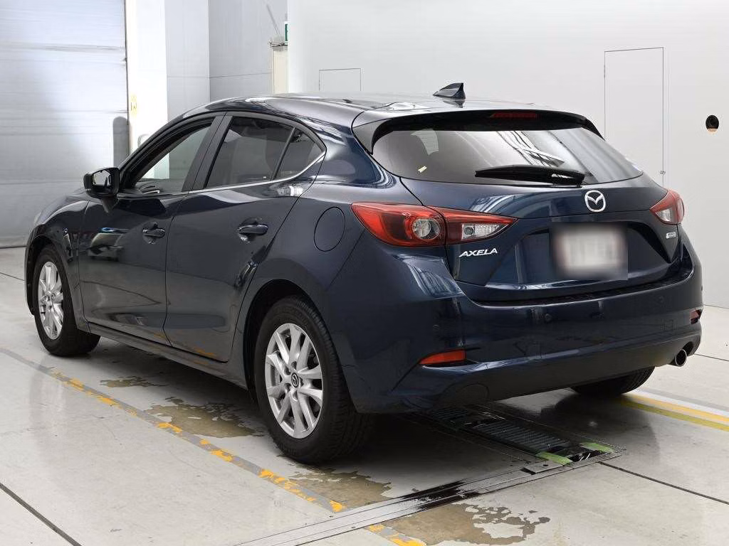 MAZDA AXELA