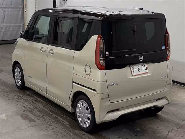 NISSAN ROOX
