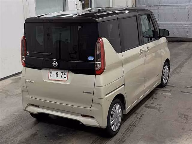 NISSAN ROOX
