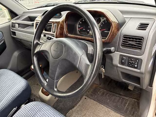 MITSUBISHI PAJERO MINI