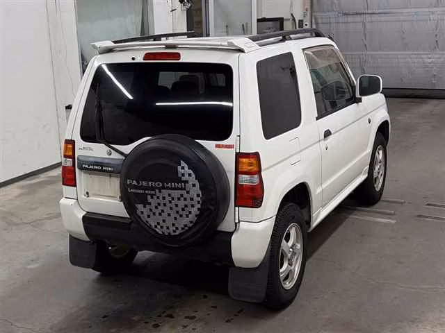 MITSUBISHI PAJERO MINI
