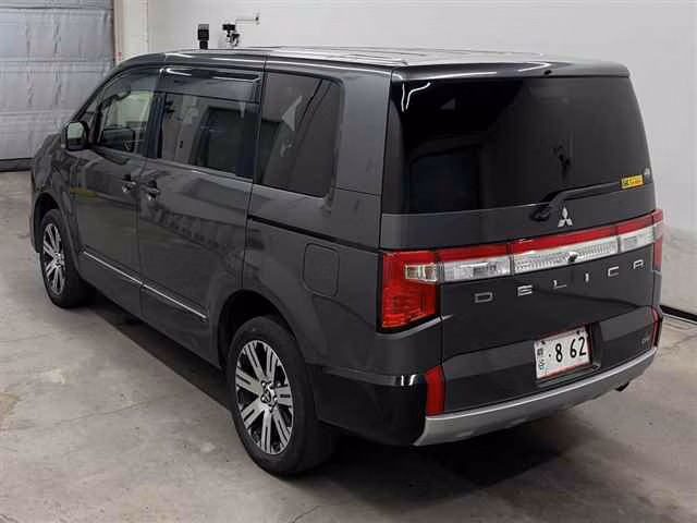 MITSUBISHI DELICA D:5
