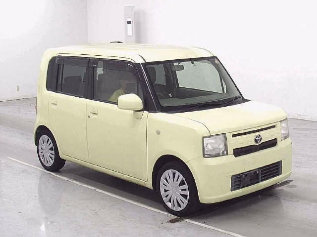 TOYOTA PIXIS SPACE