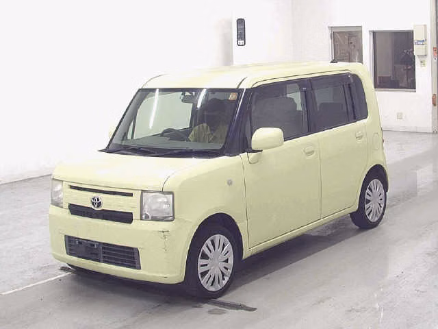 TOYOTA PIXIS SPACE