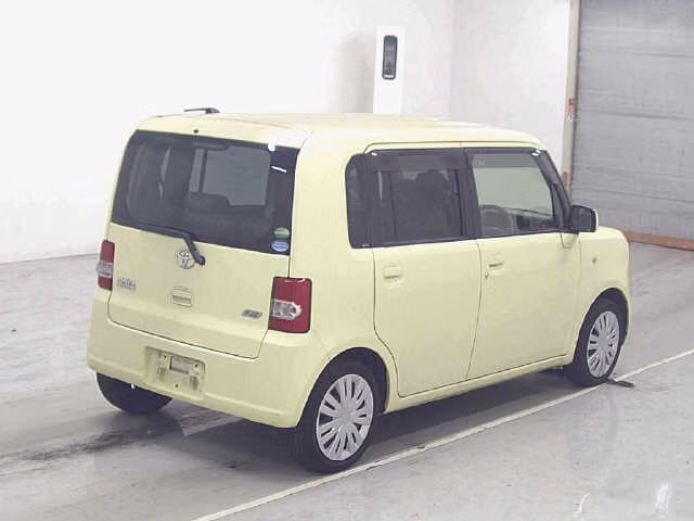 TOYOTA PIXIS SPACE