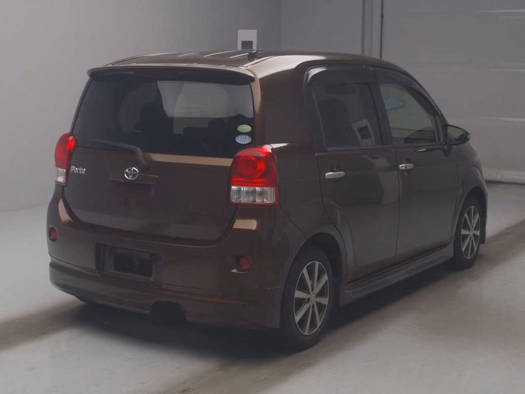 TOYOTA PORTE