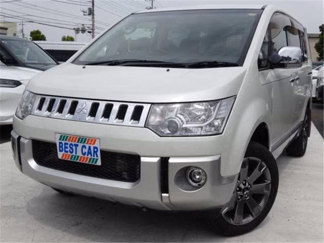 MITSUBISHI DELICA D:5
