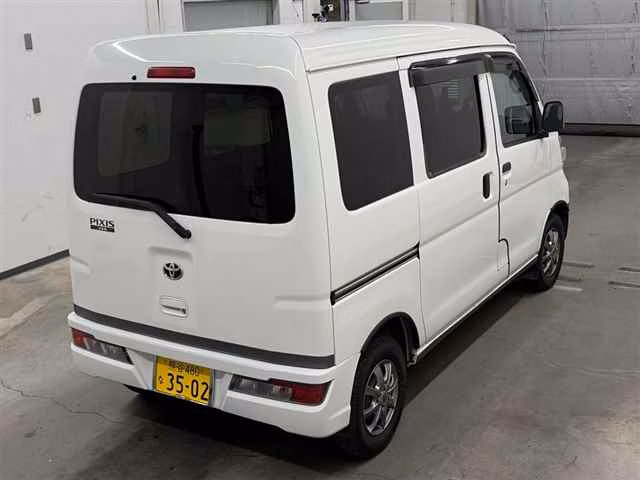 TOYOTA PIXIS VAN