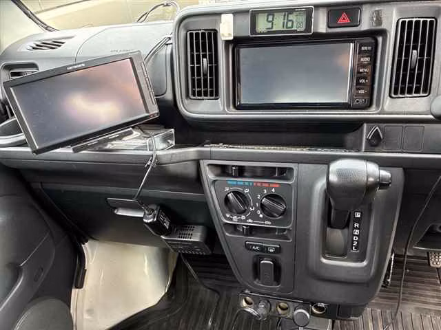 TOYOTA PIXIS VAN