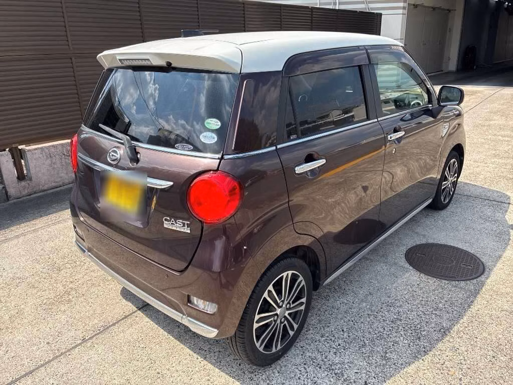 DAIHATSU CAST