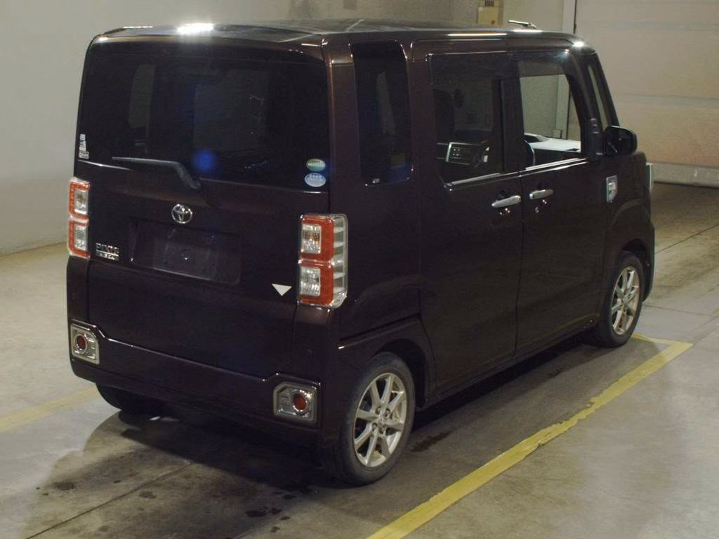 TOYOTA PIXIS MEGA