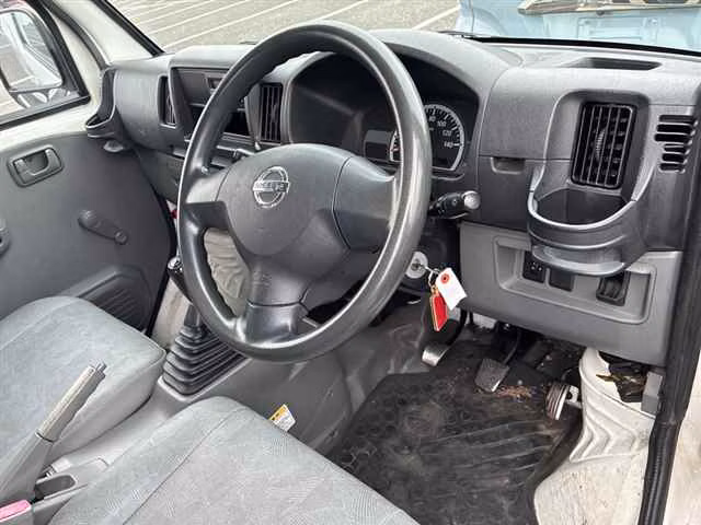 NISSAN NV100 CLIPPER