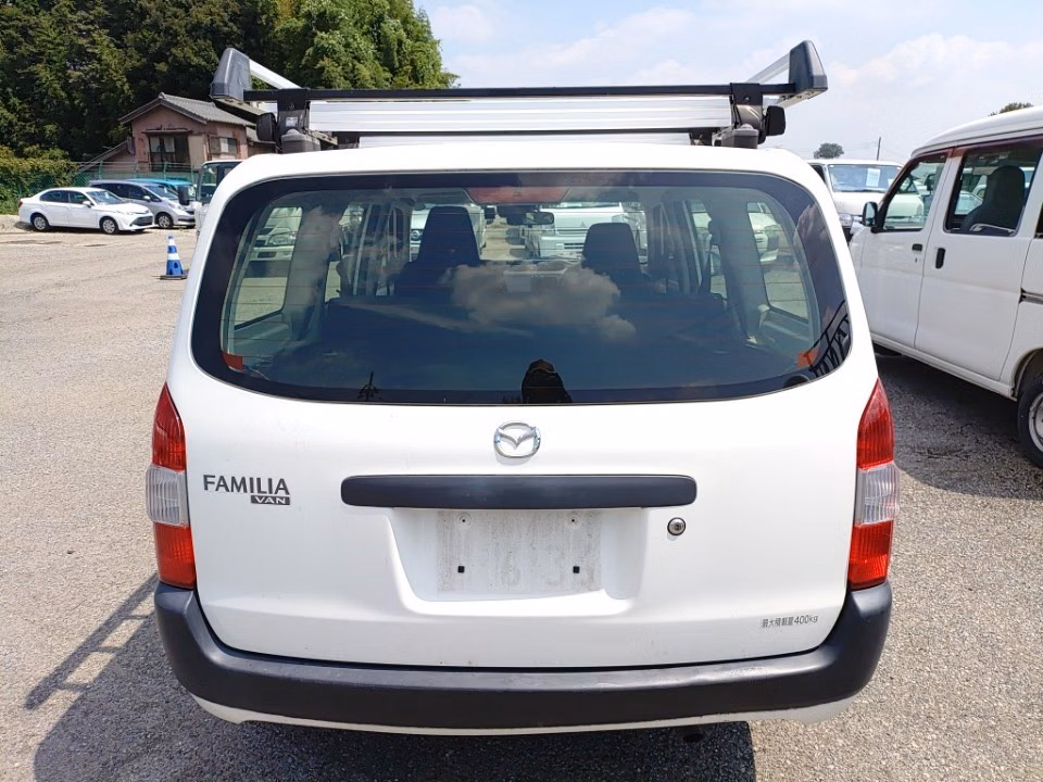 MAZDA FAMILIA