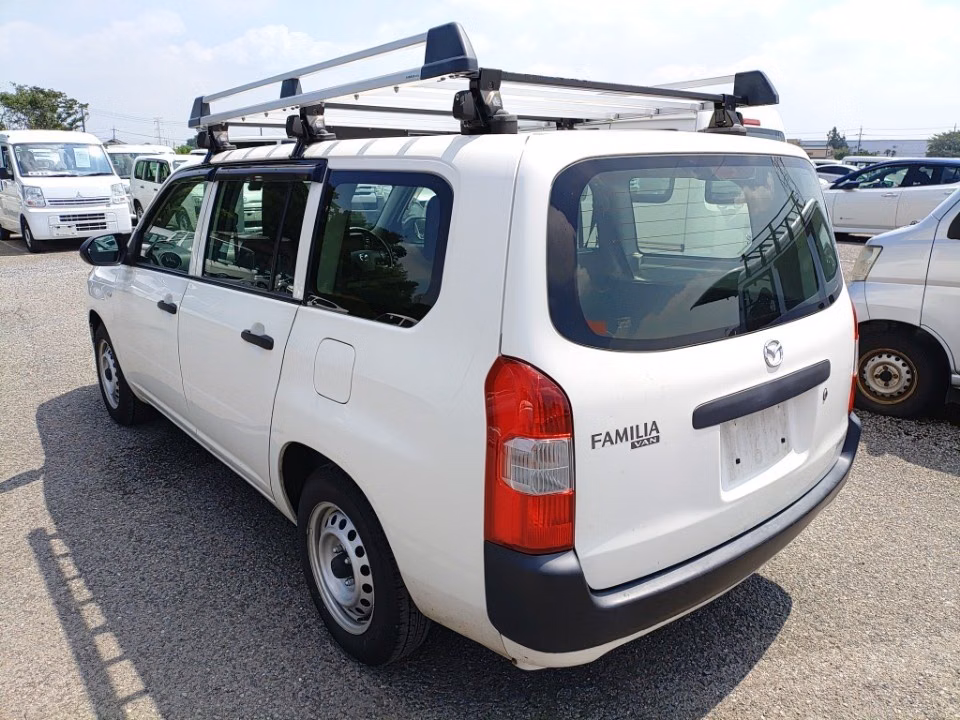 MAZDA FAMILIA