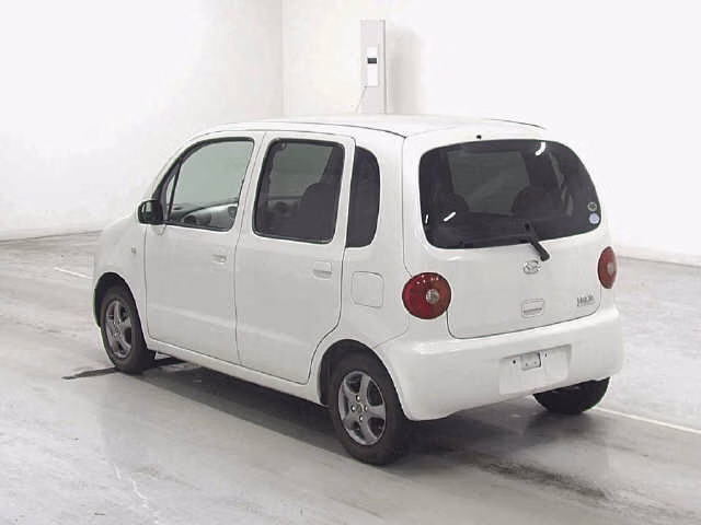 DAIHATSU MOVE LATTE