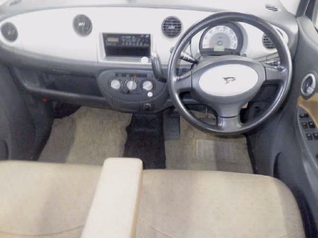 DAIHATSU MOVE LATTE