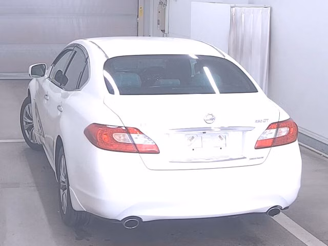NISSAN FUGA