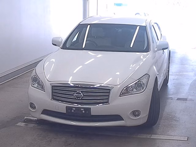NISSAN FUGA