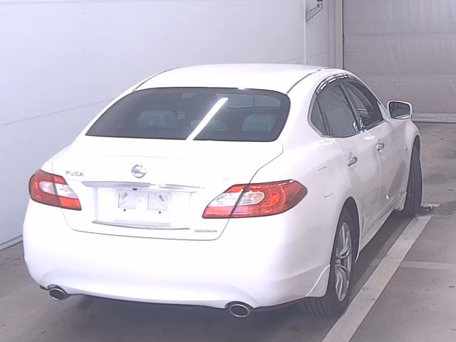 NISSAN FUGA