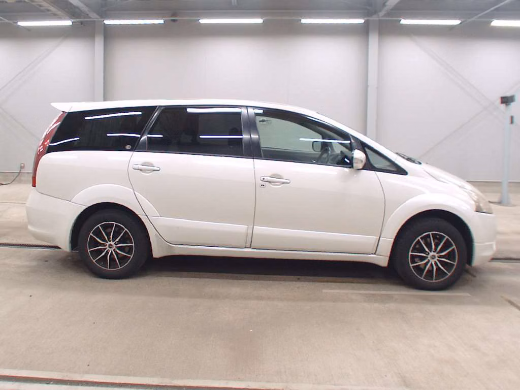 MITSUBISHI GRANDIS