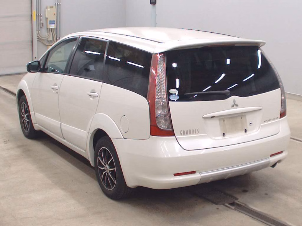 MITSUBISHI GRANDIS