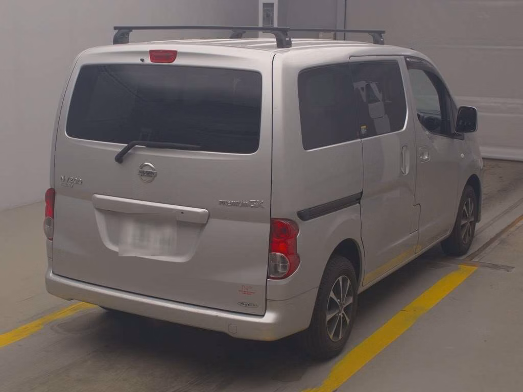 NISSAN NV200