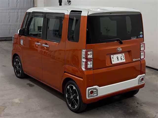 DAIHATSU WAKE