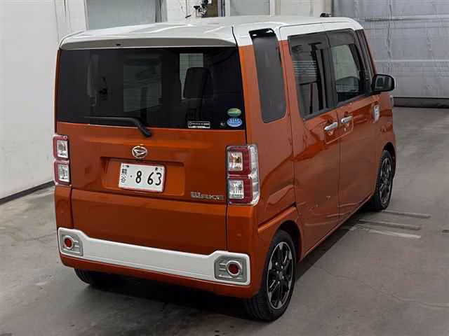 DAIHATSU WAKE