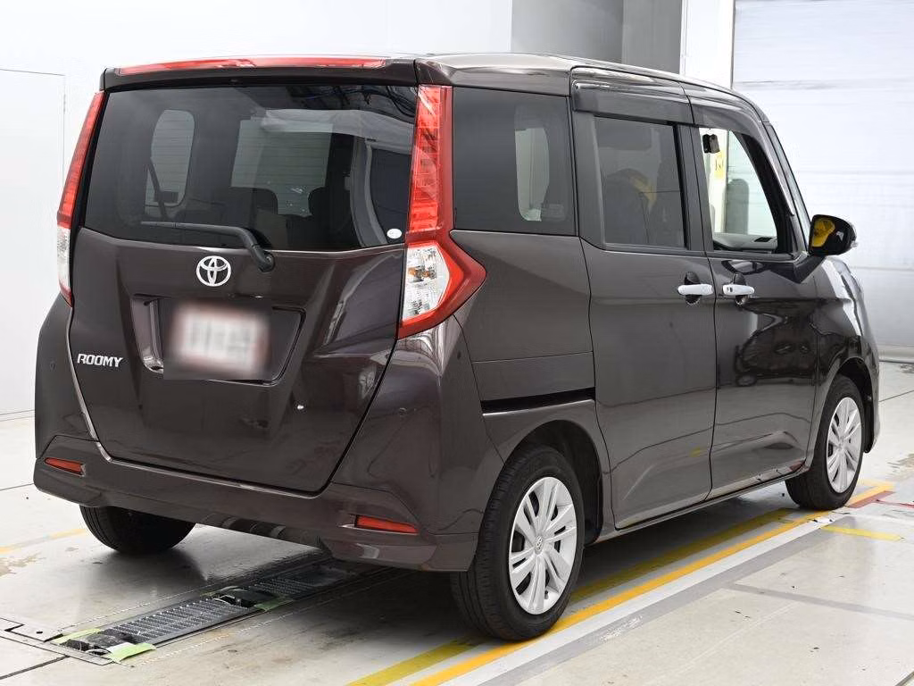 TOYOTA ROOMY
