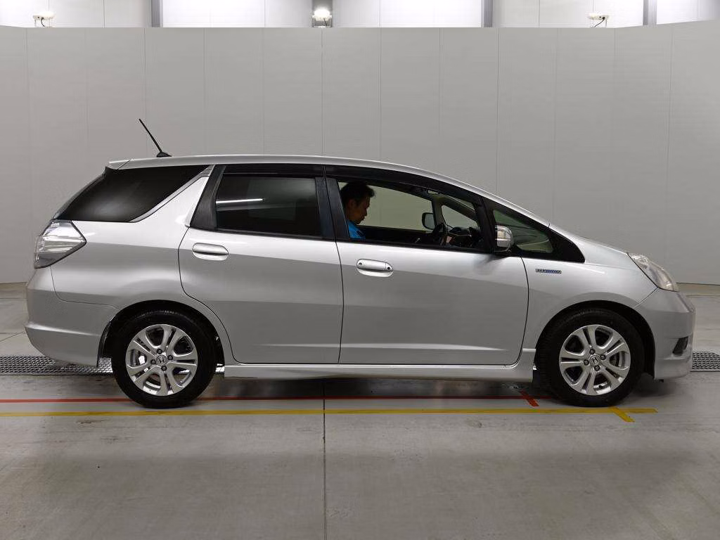 HONDA FIT SHUTTLE