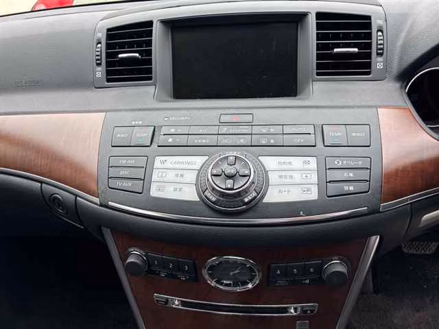 NISSAN FUGA