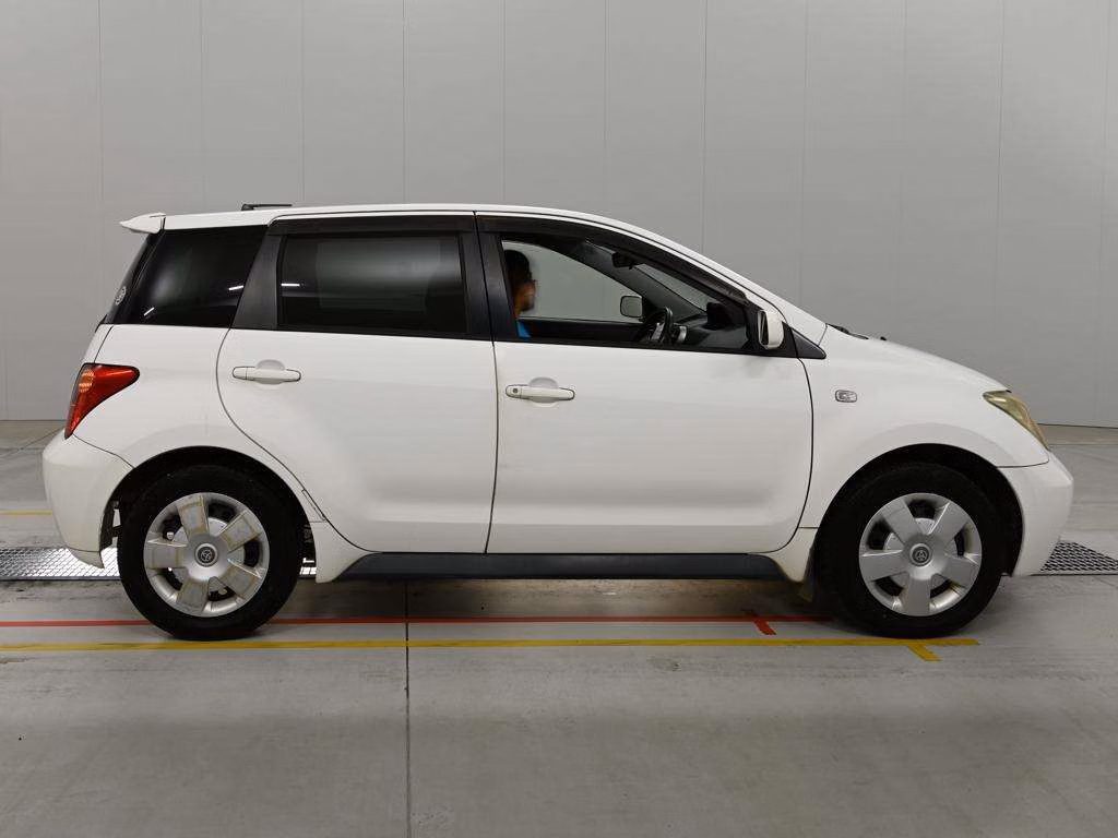 TOYOTA IST