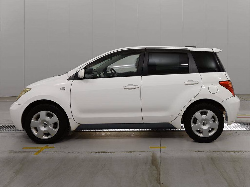 TOYOTA IST