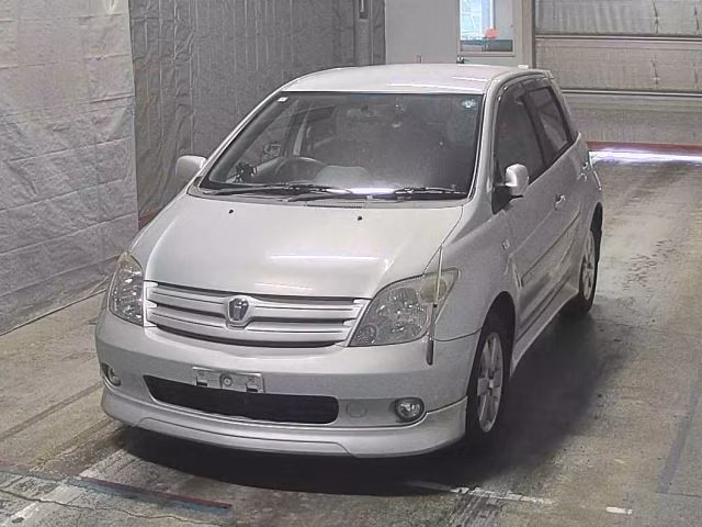 TOYOTA IST