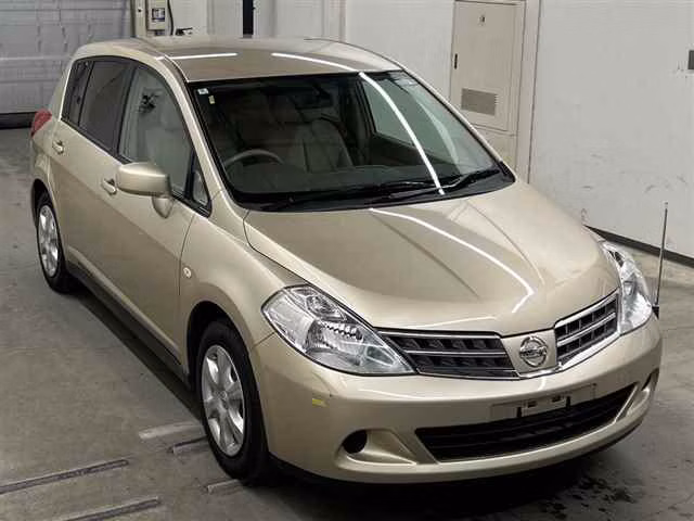 NISSAN TIIDA