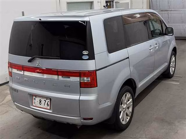 MITSUBISHI DELICA D:5