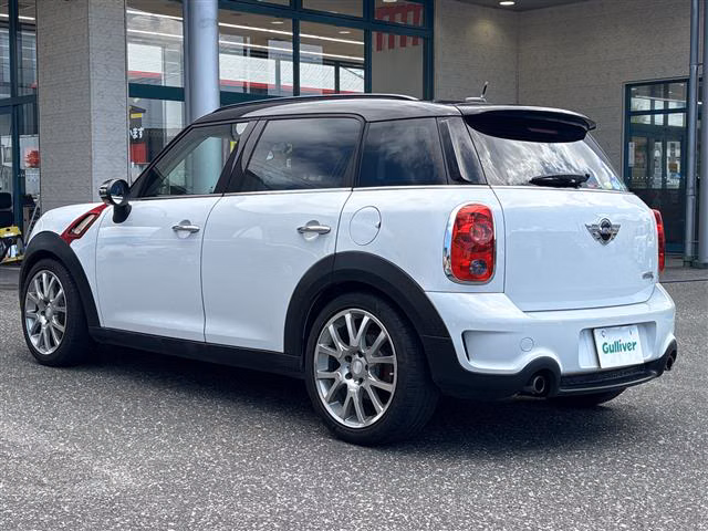 MINI CROSSOVER