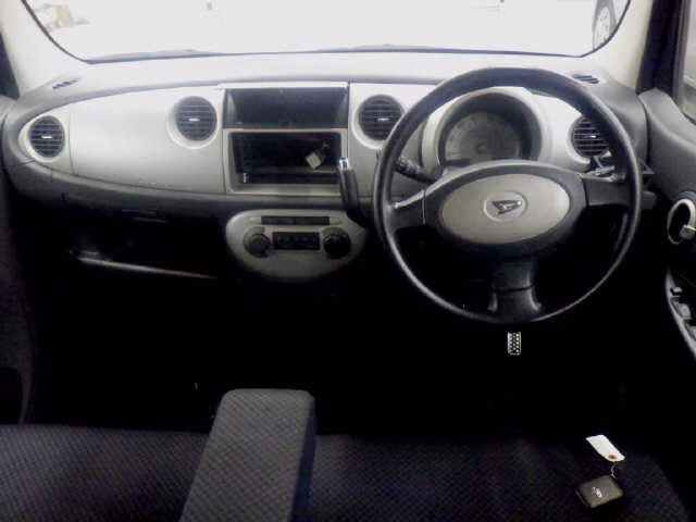 DAIHATSU MOVE LATTE