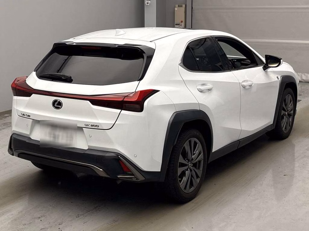 LEXUS UX200