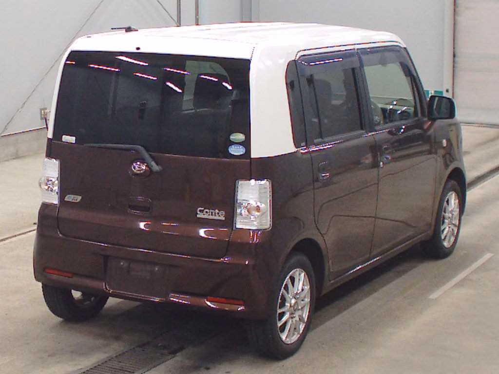 DAIHATSU MOVE CONTE
