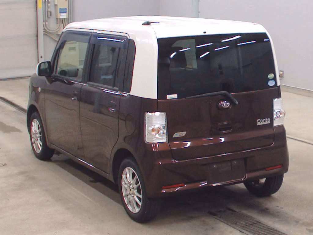 DAIHATSU MOVE CONTE