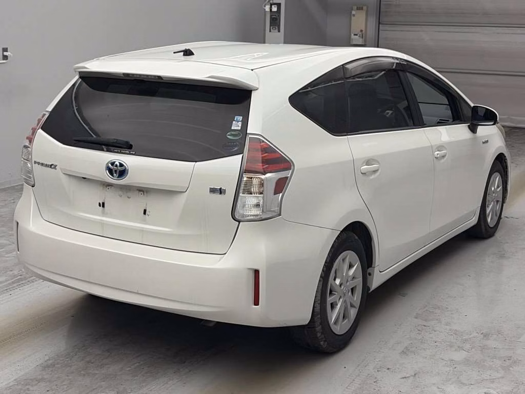 TOYOTA PRIUS ALPHA