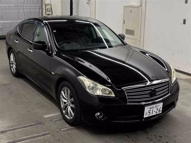 NISSAN FUGA