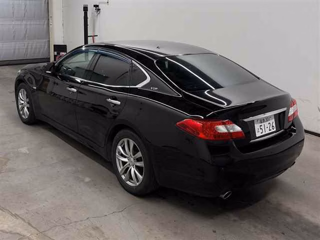 NISSAN FUGA